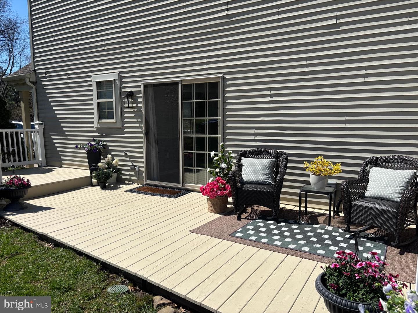 393 Kent Lane photo 6