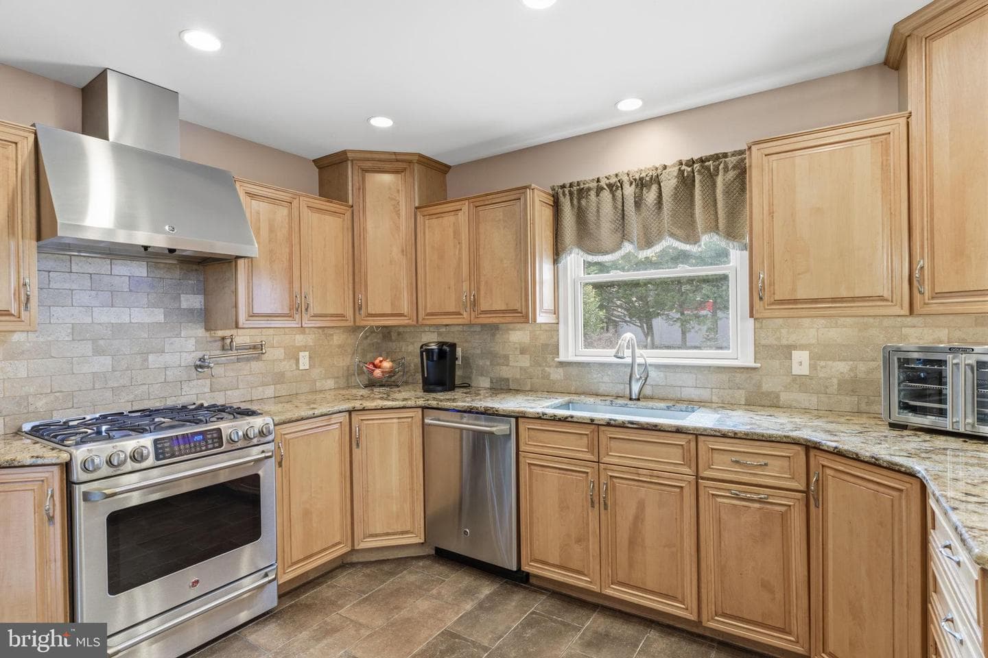 682 Whirlaway Drive photo 20