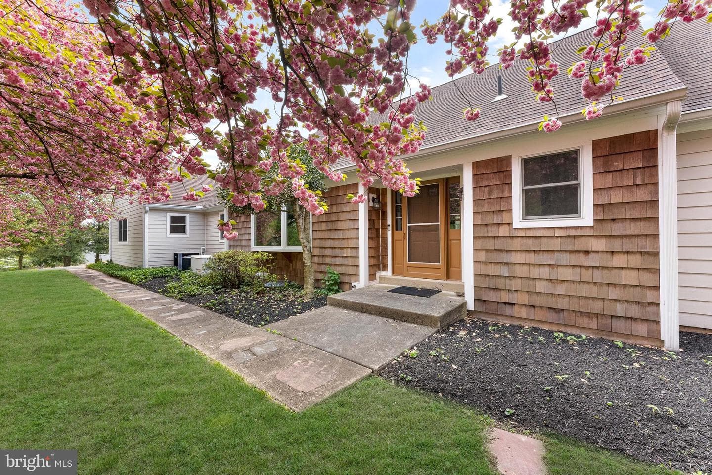 682 Whirlaway Drive photo 5