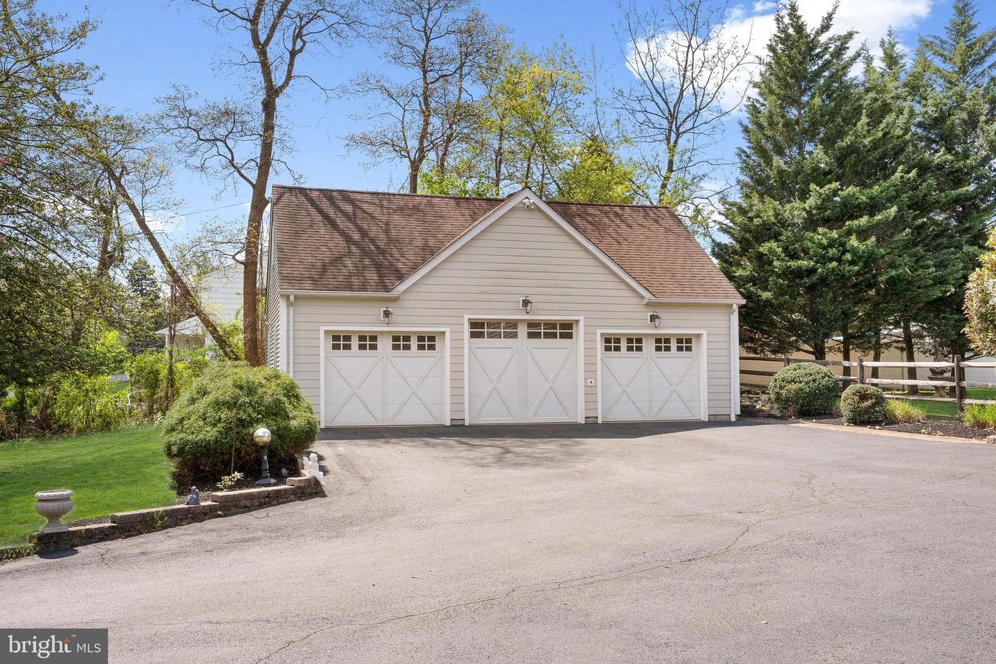682 Whirlaway Drive photo 8