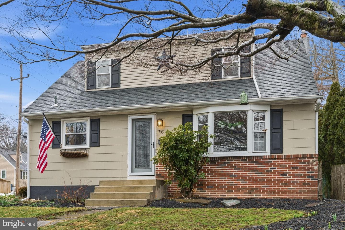 708 Barclay Avenue photo 4