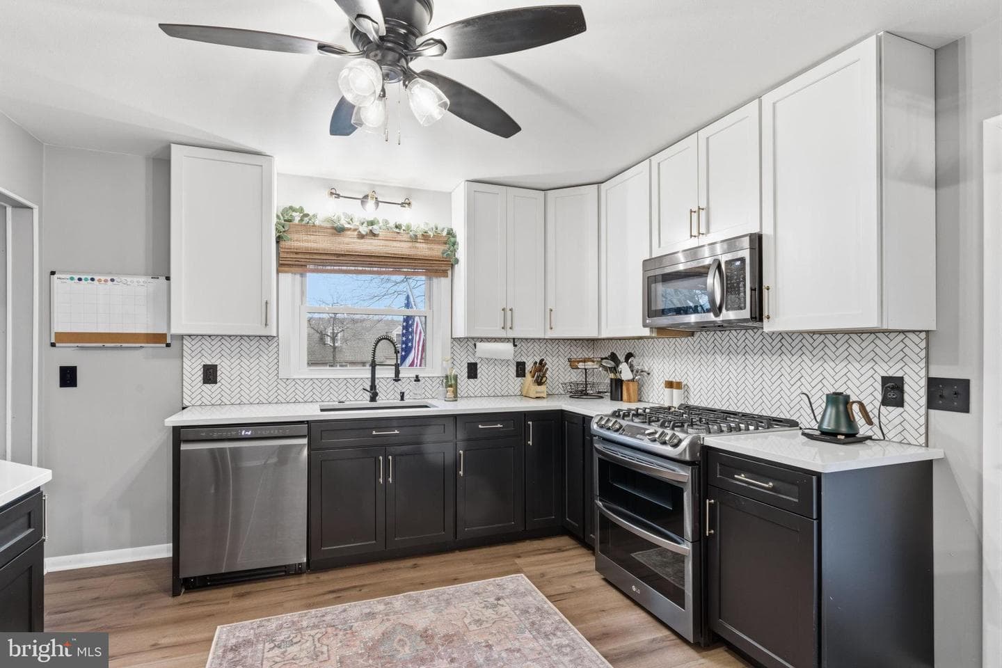 708 Barclay Avenue photo 9