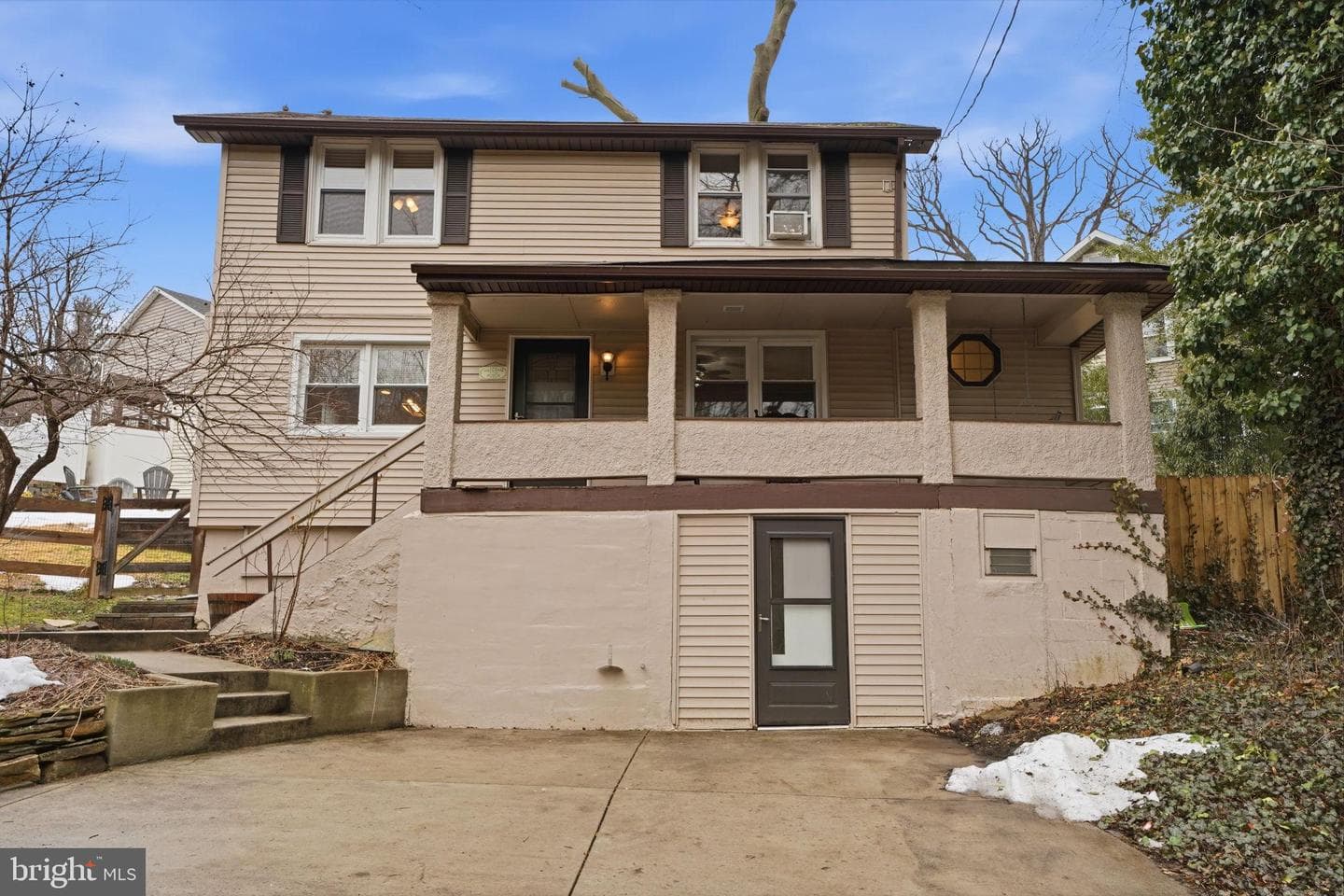 975 Woodvale Avenue photo 3