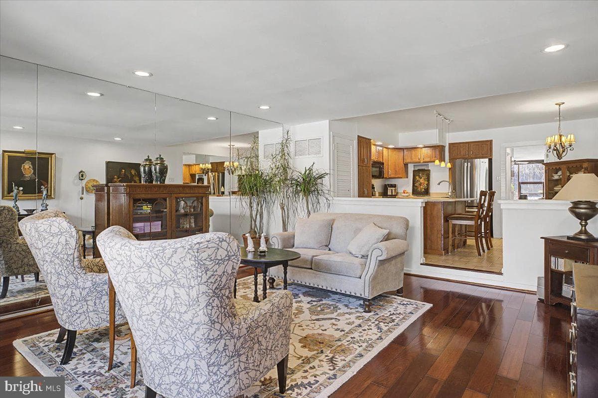 28 Riverhill Way photo 5