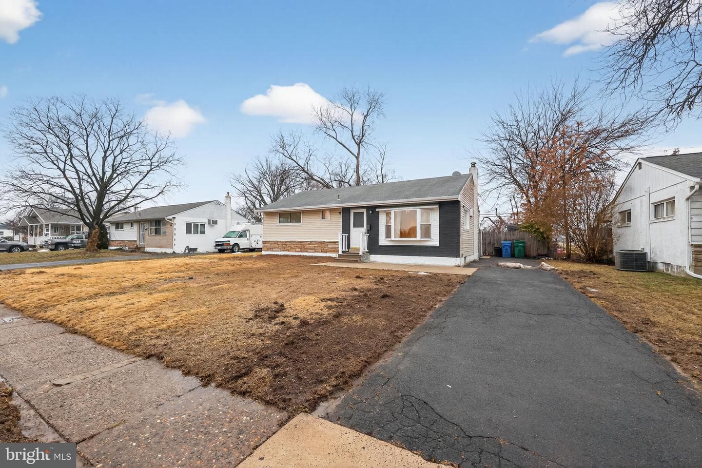 904 Arthur Avenue photo 2