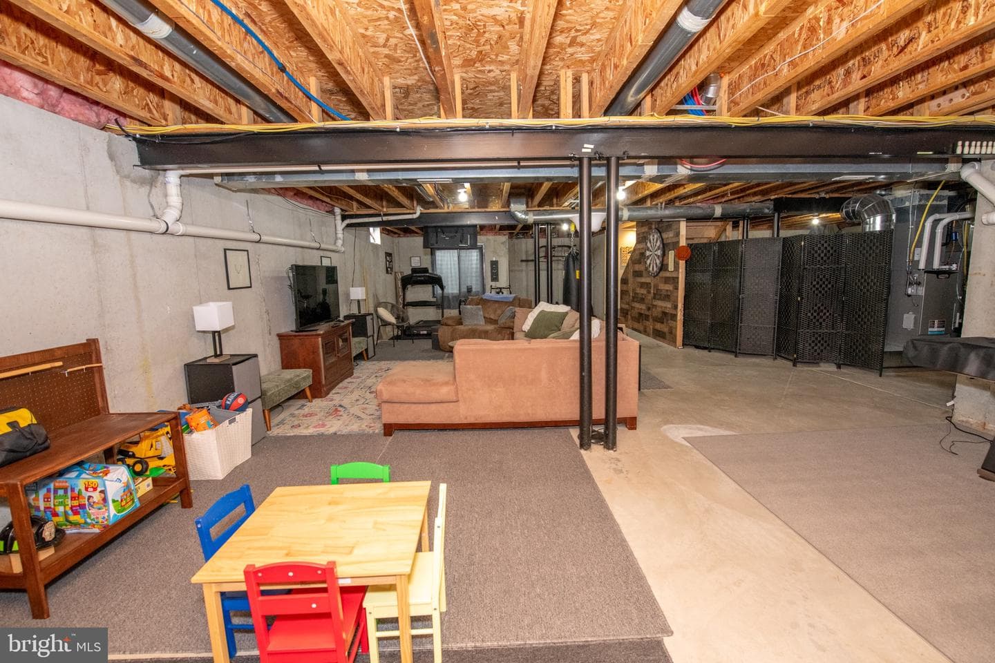 358 E Armstrong Drive photo 32