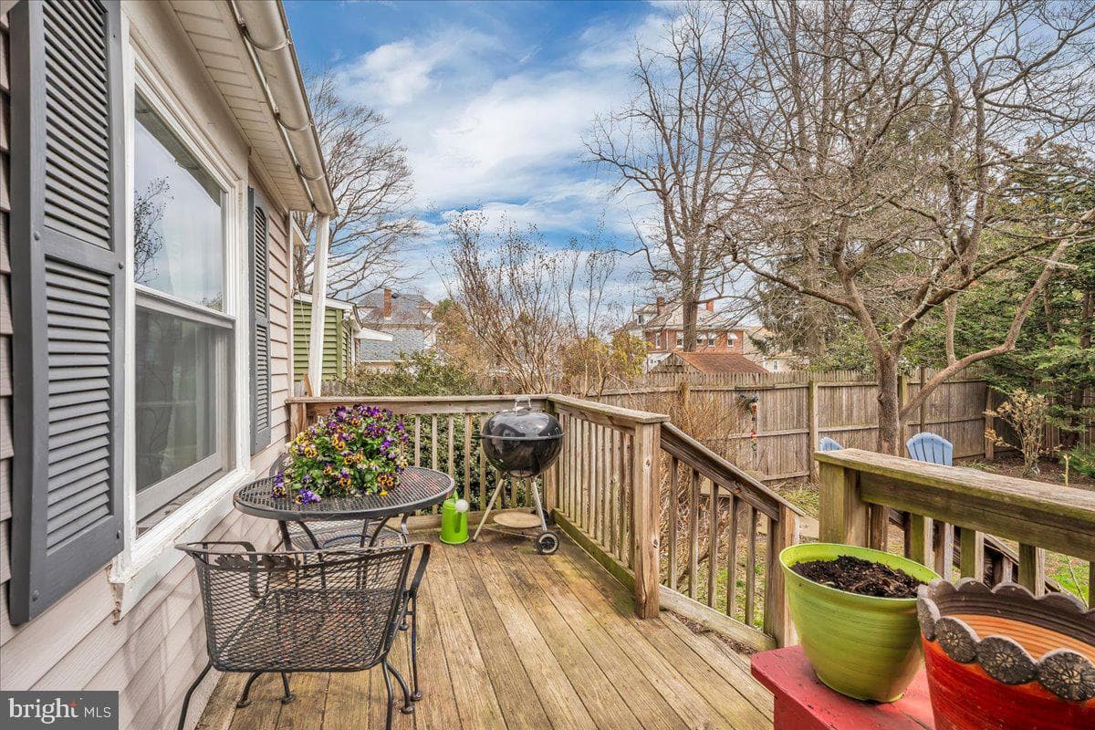 35 E Hendrickson Avenue photo 19