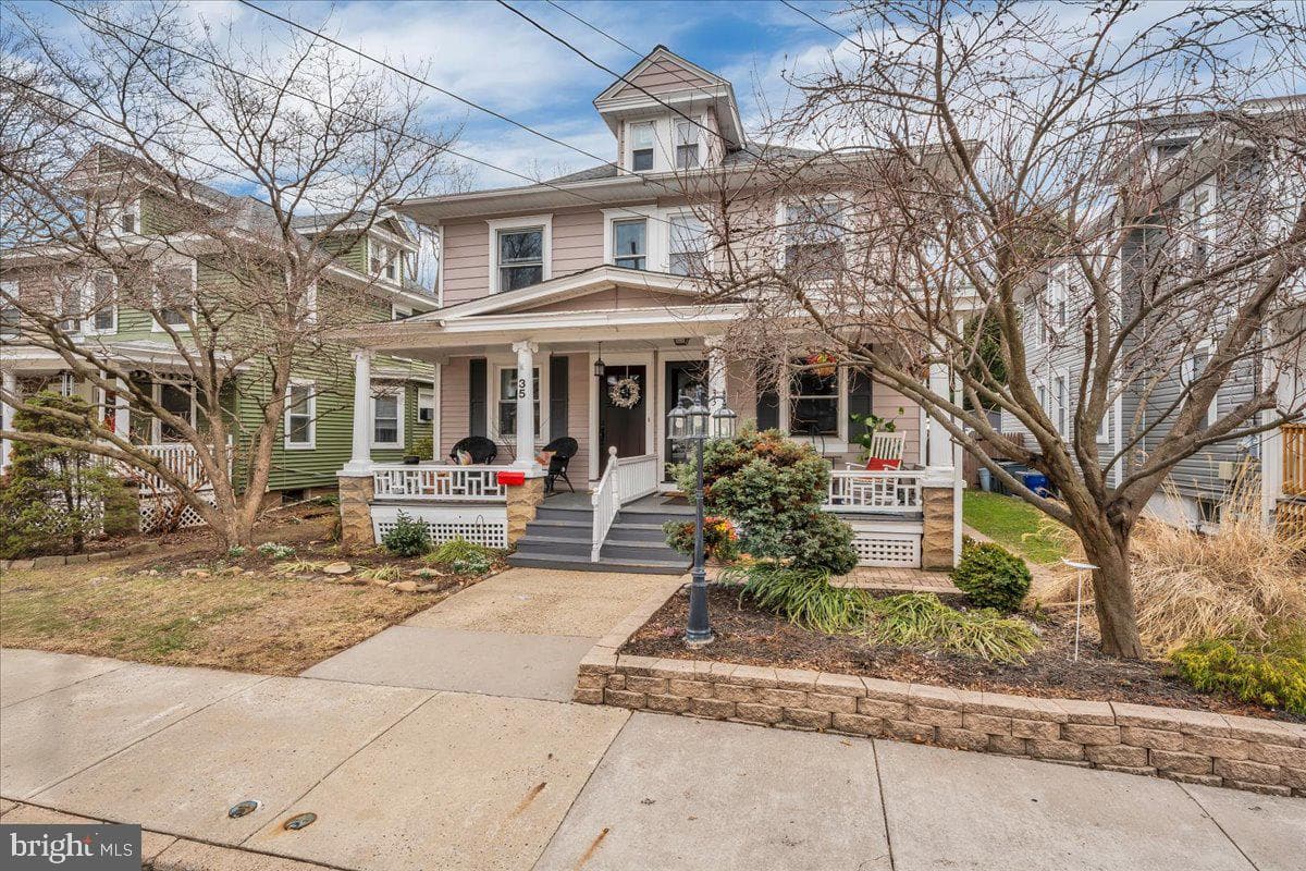 35 E Hendrickson Avenue photo 24