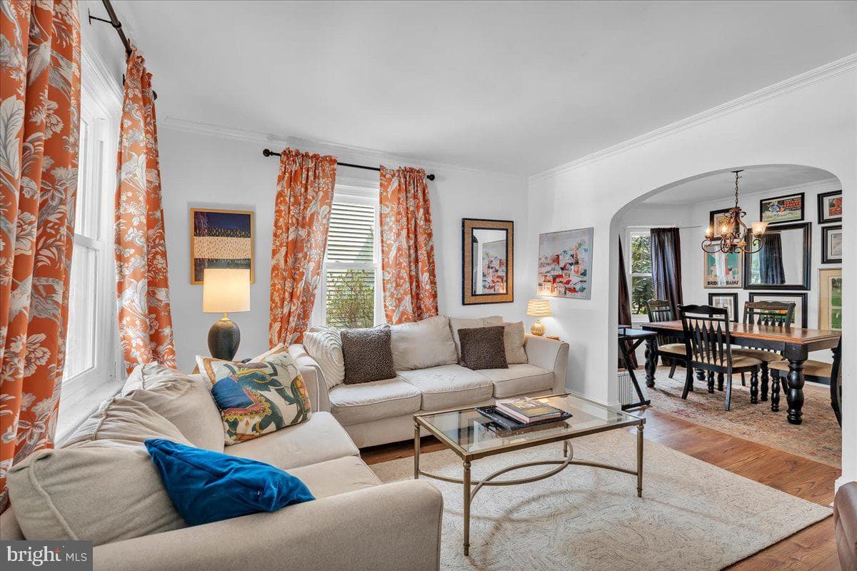 35 E Hendrickson Avenue photo 3