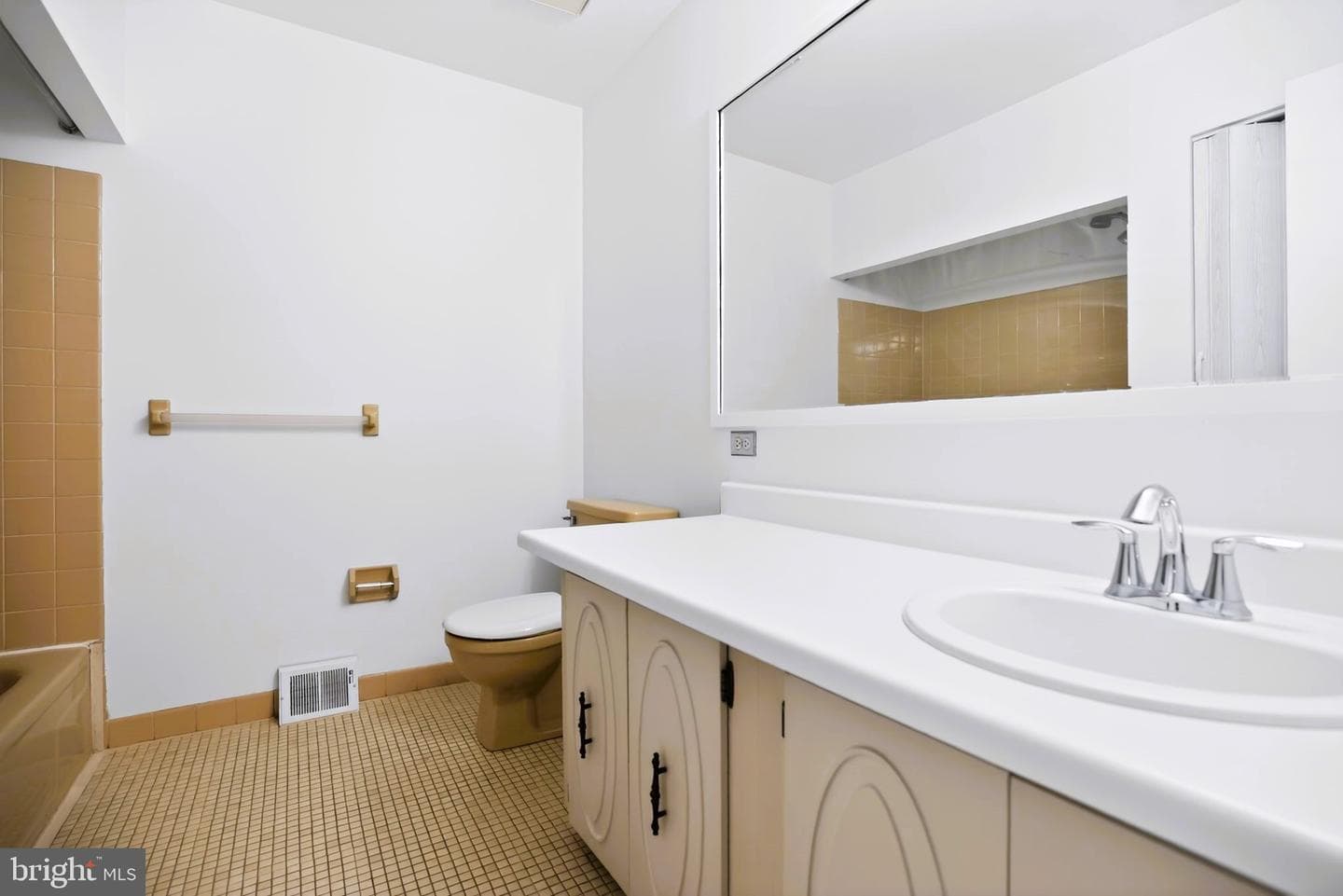 1009 Burnley Court photo 19