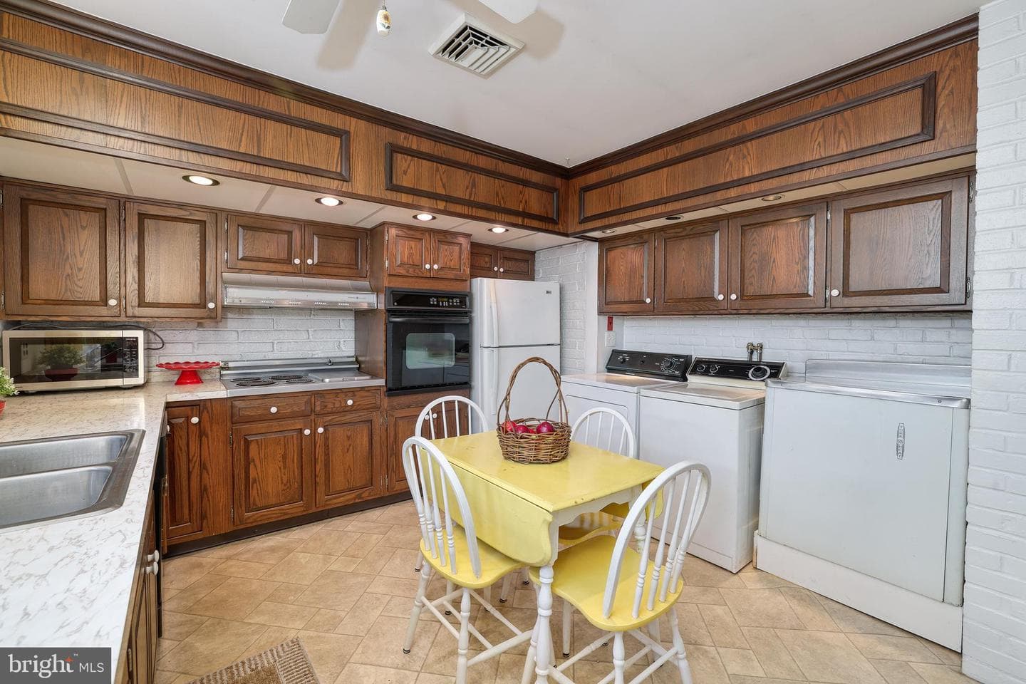 19 Dewberry Lane photo 13