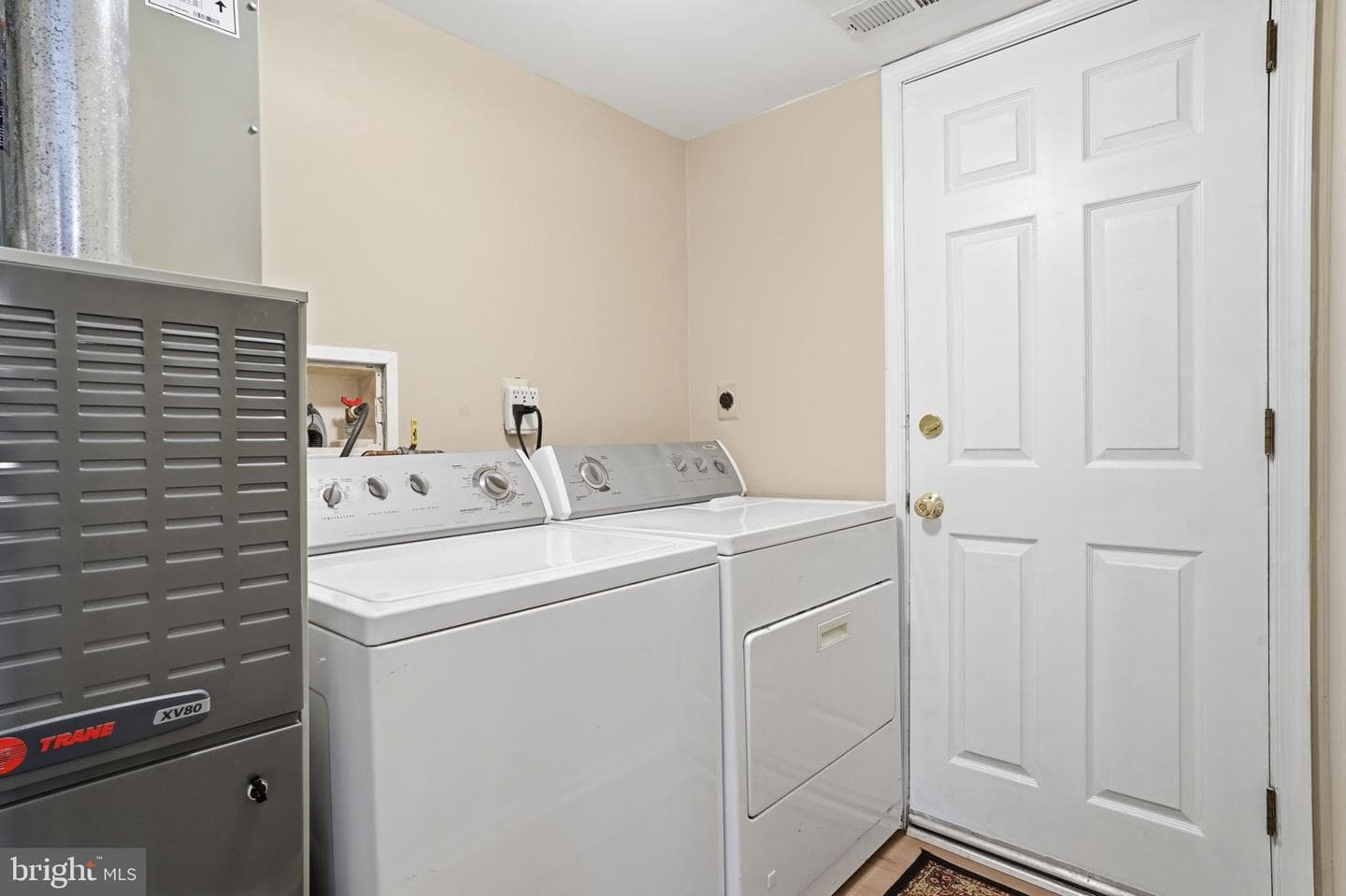 1565 Butterfly Court photo 20