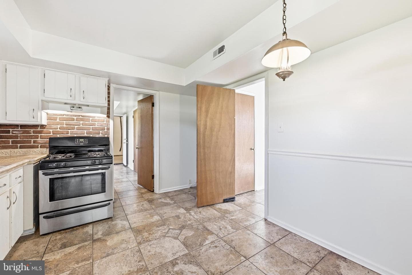 11 Maplewood Drive photo 16