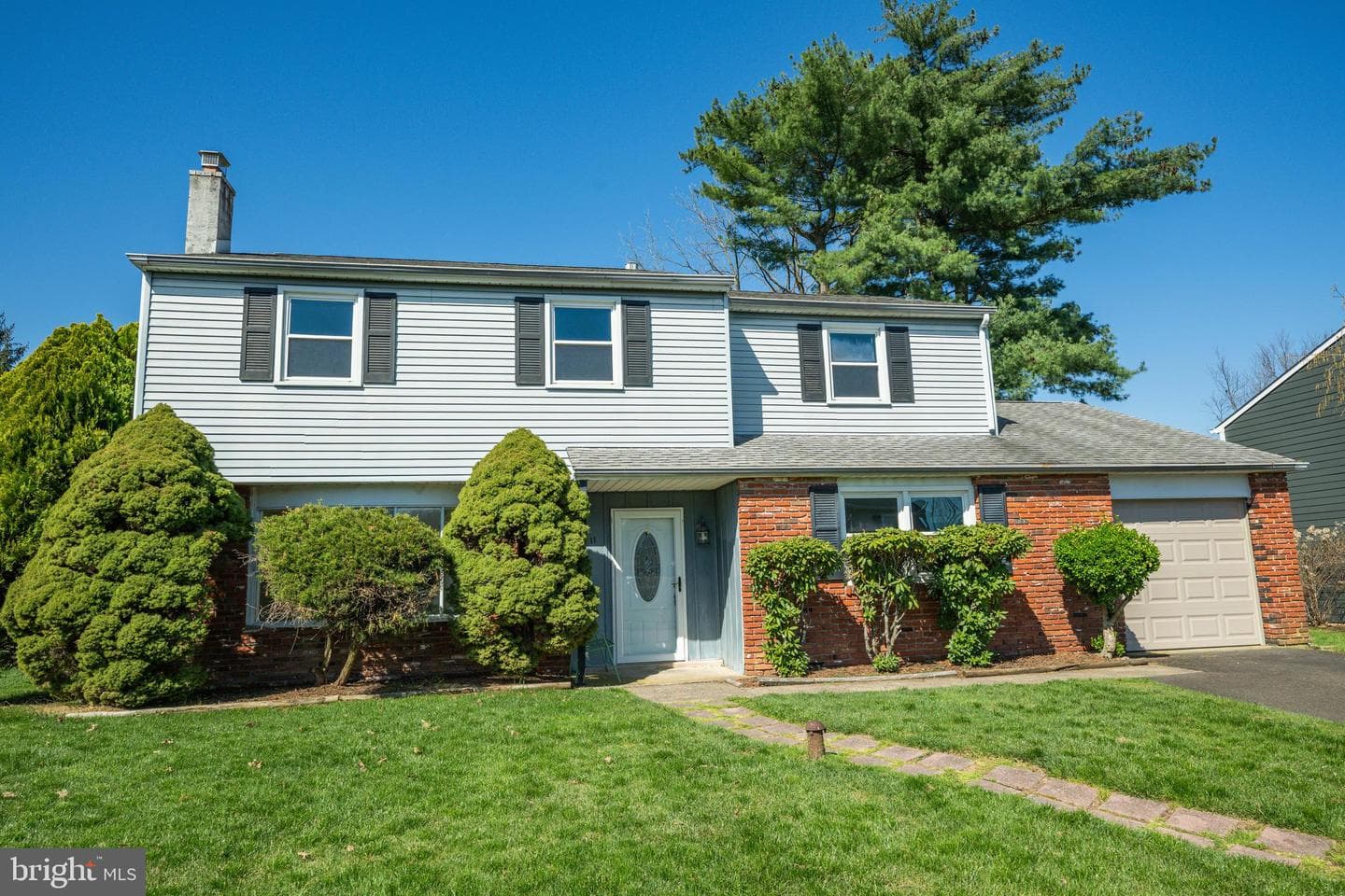 11 Maplewood Drive photo 2