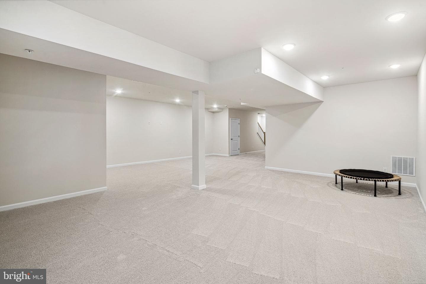 2016 Marquis Lane photo 31