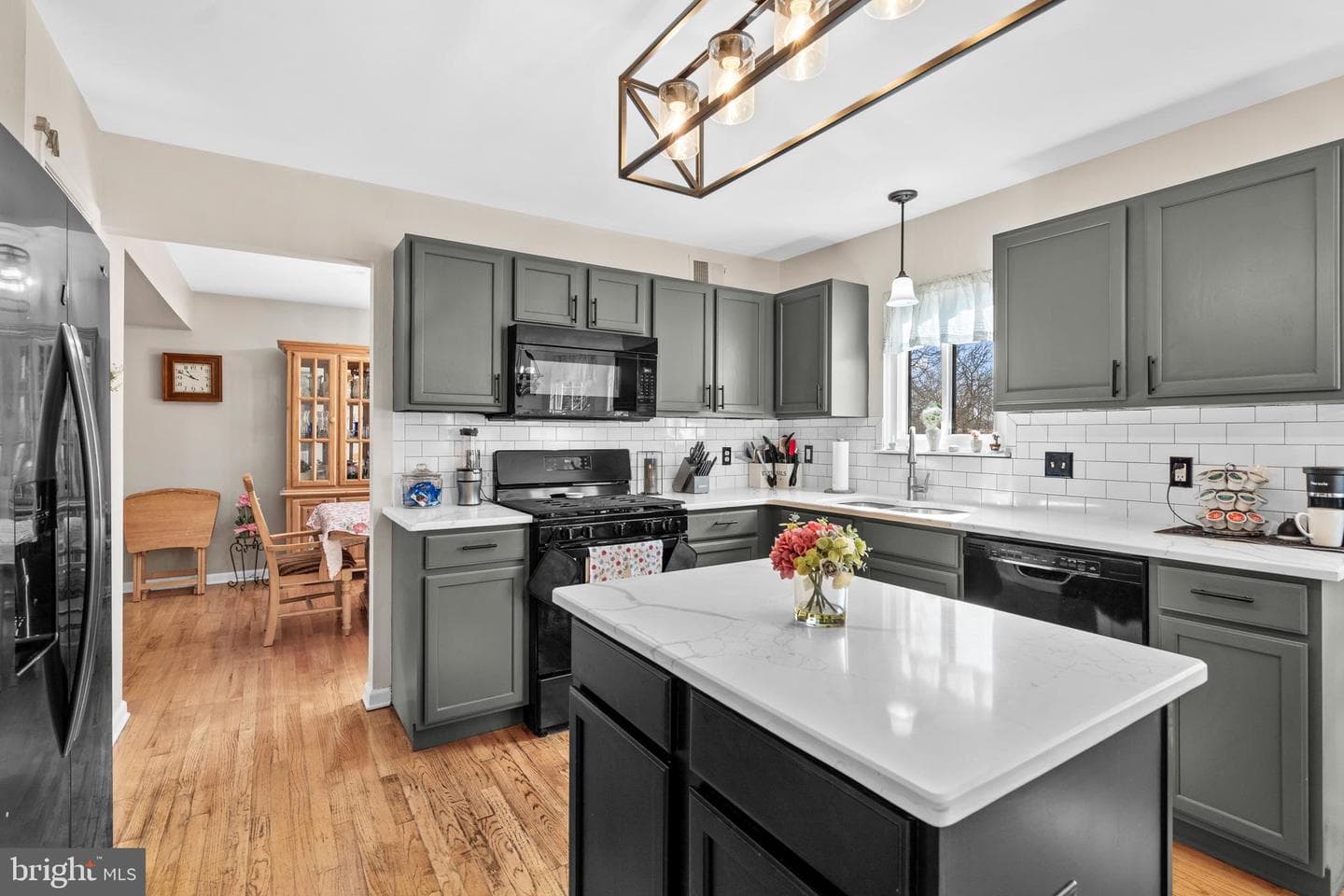 409 Fairview Avenue photo 6