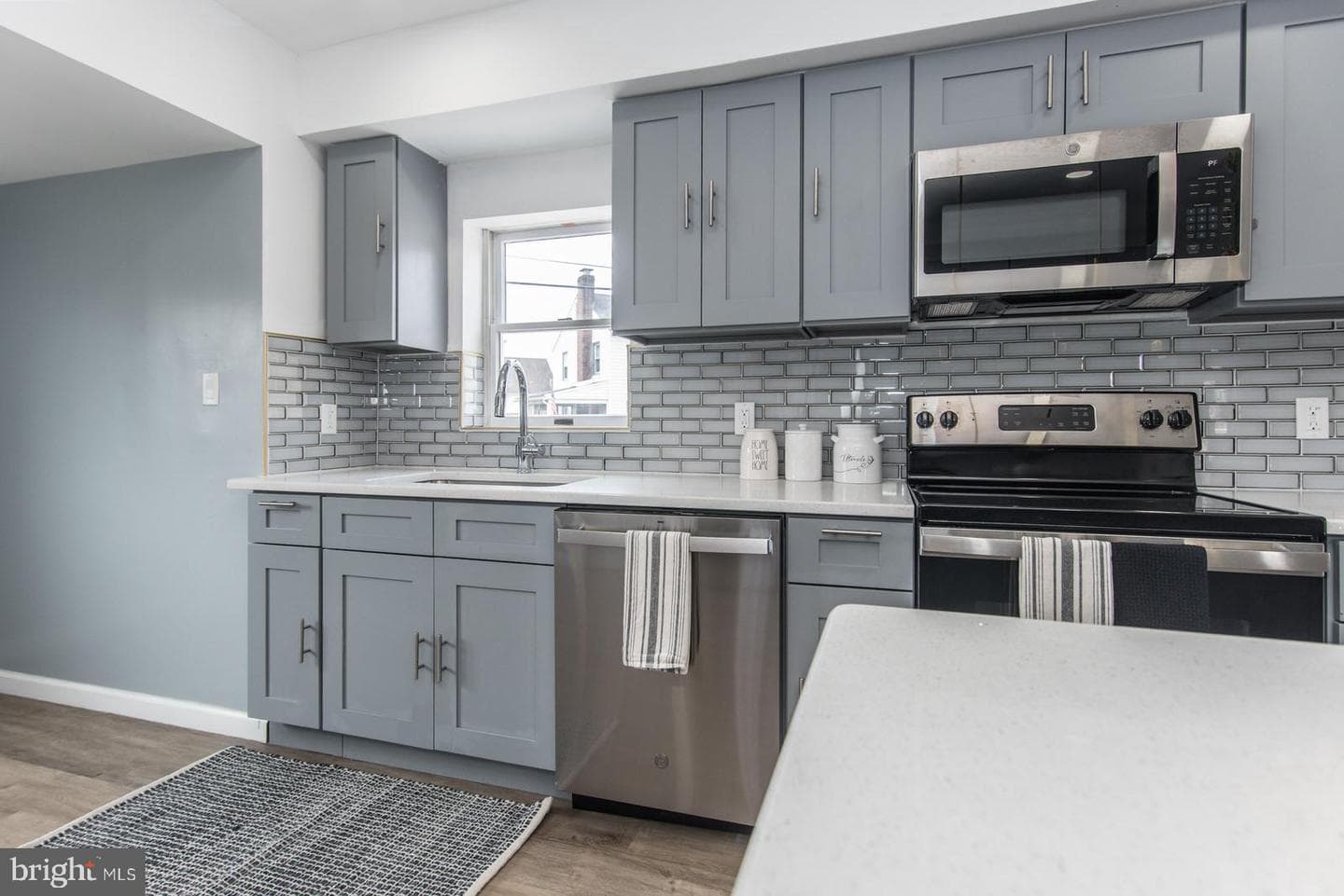 7105 N Radcliffe Street photo 13