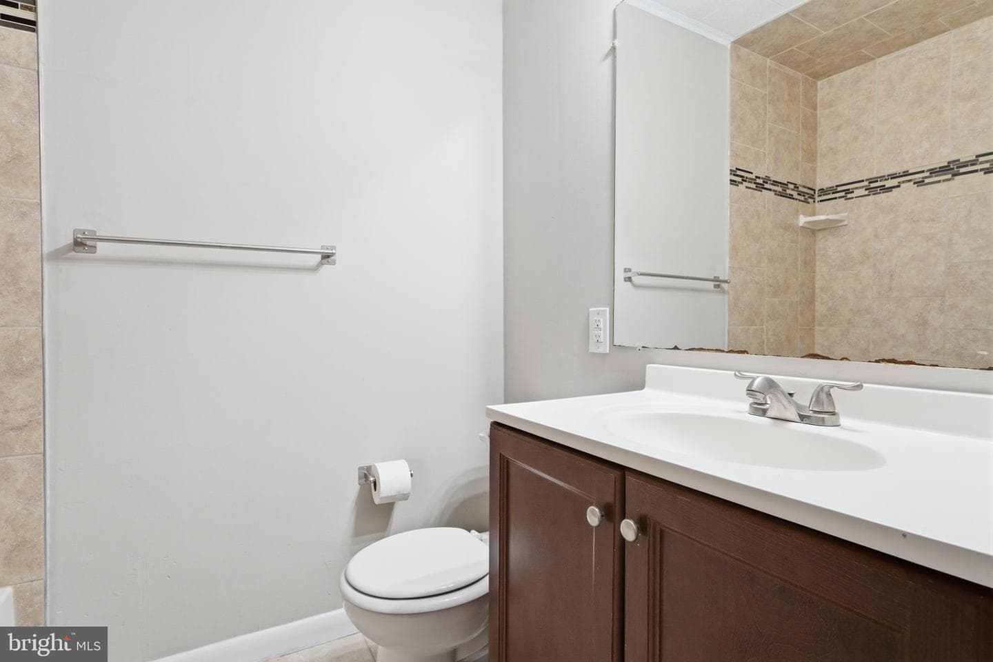 820 Auburn Road photo 17