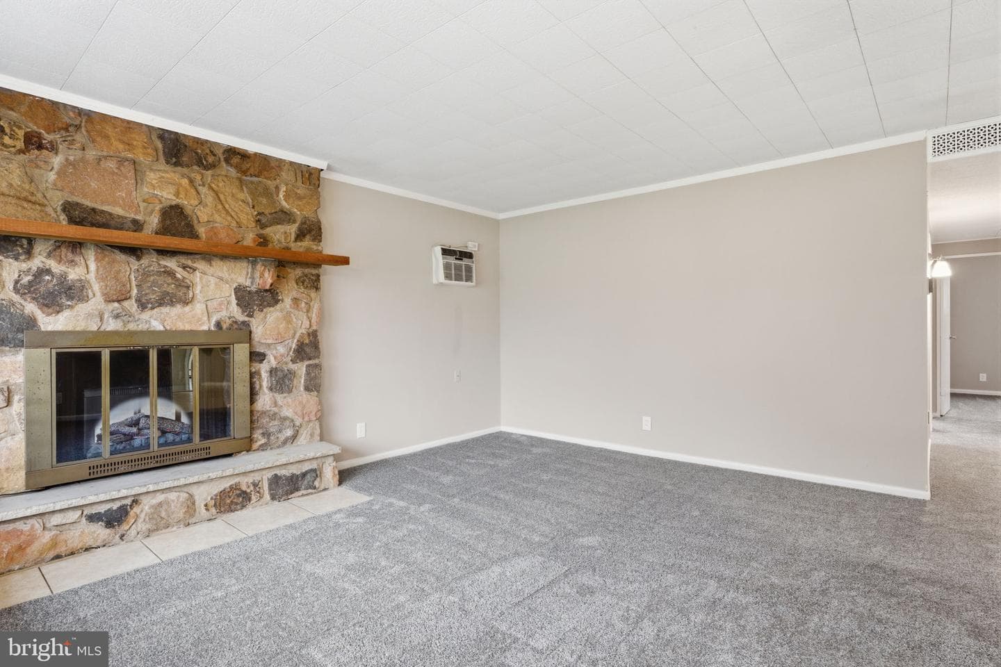 820 Auburn Road photo 4