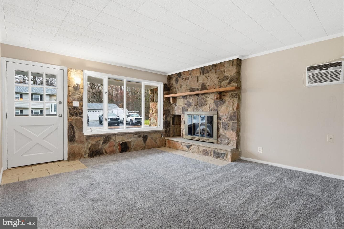 820 Auburn Road photo 6