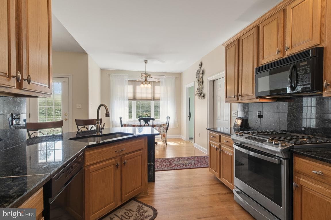1525 Gateway Drive photo 9