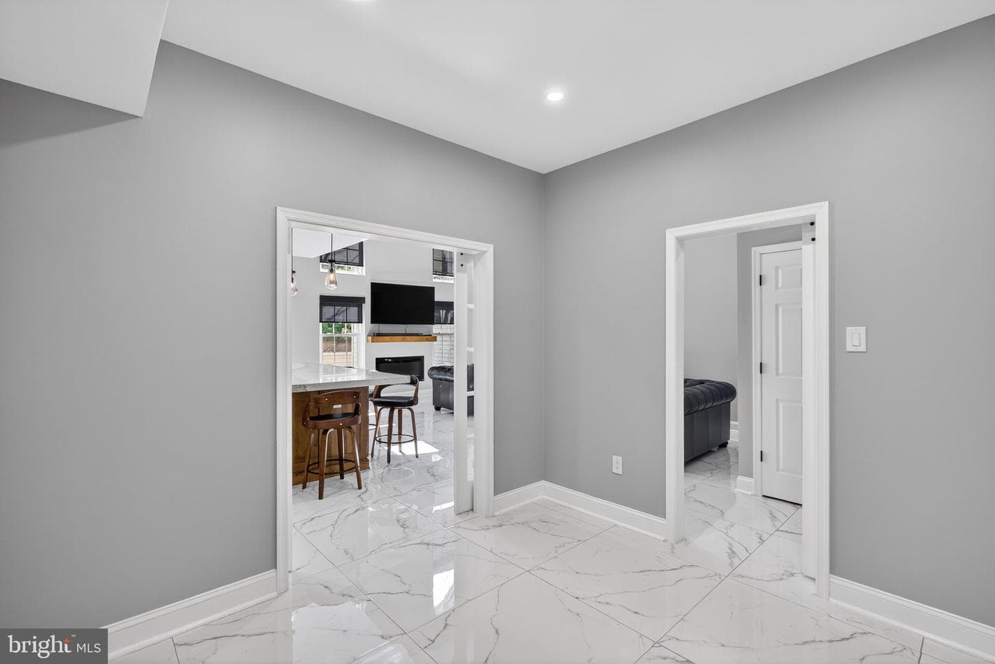 418 Fairview Way photo 9