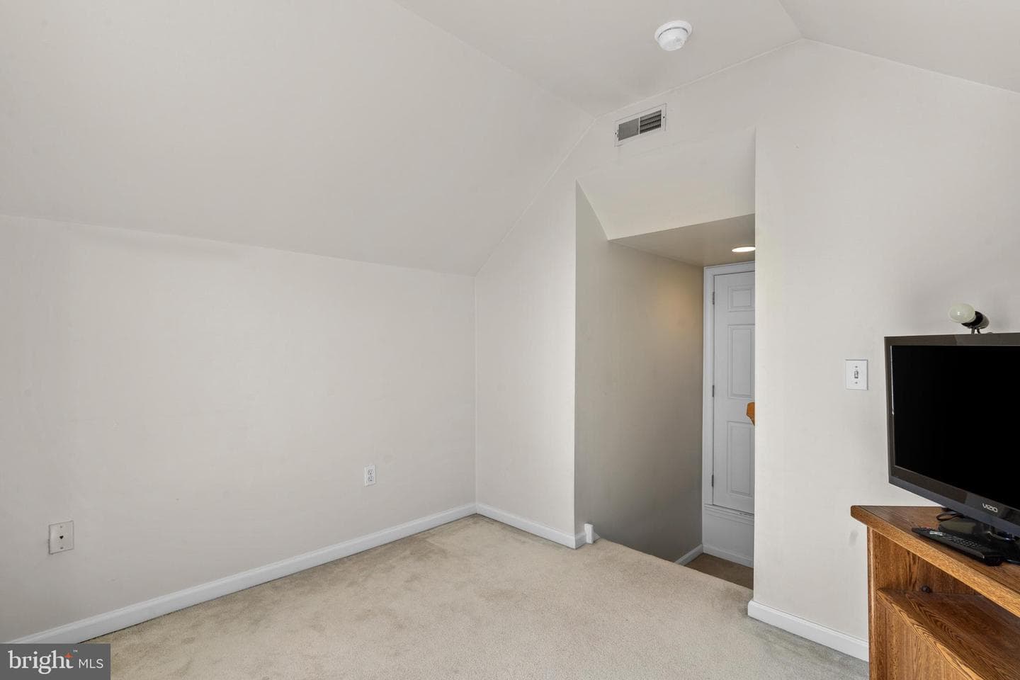 80 Avenrowe Court photo 24