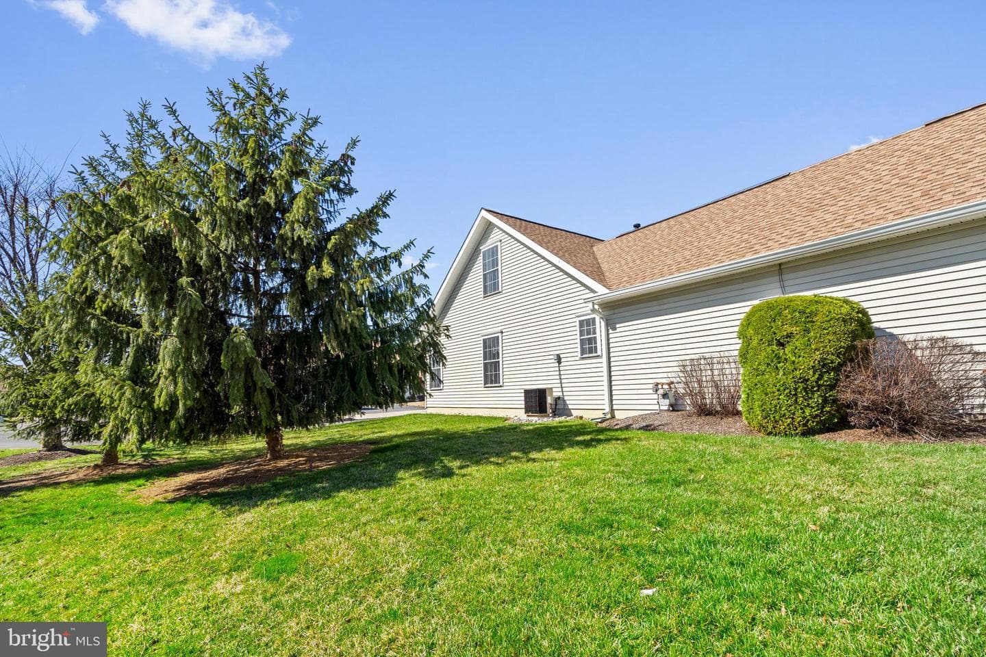 80 Avenrowe Court photo 27