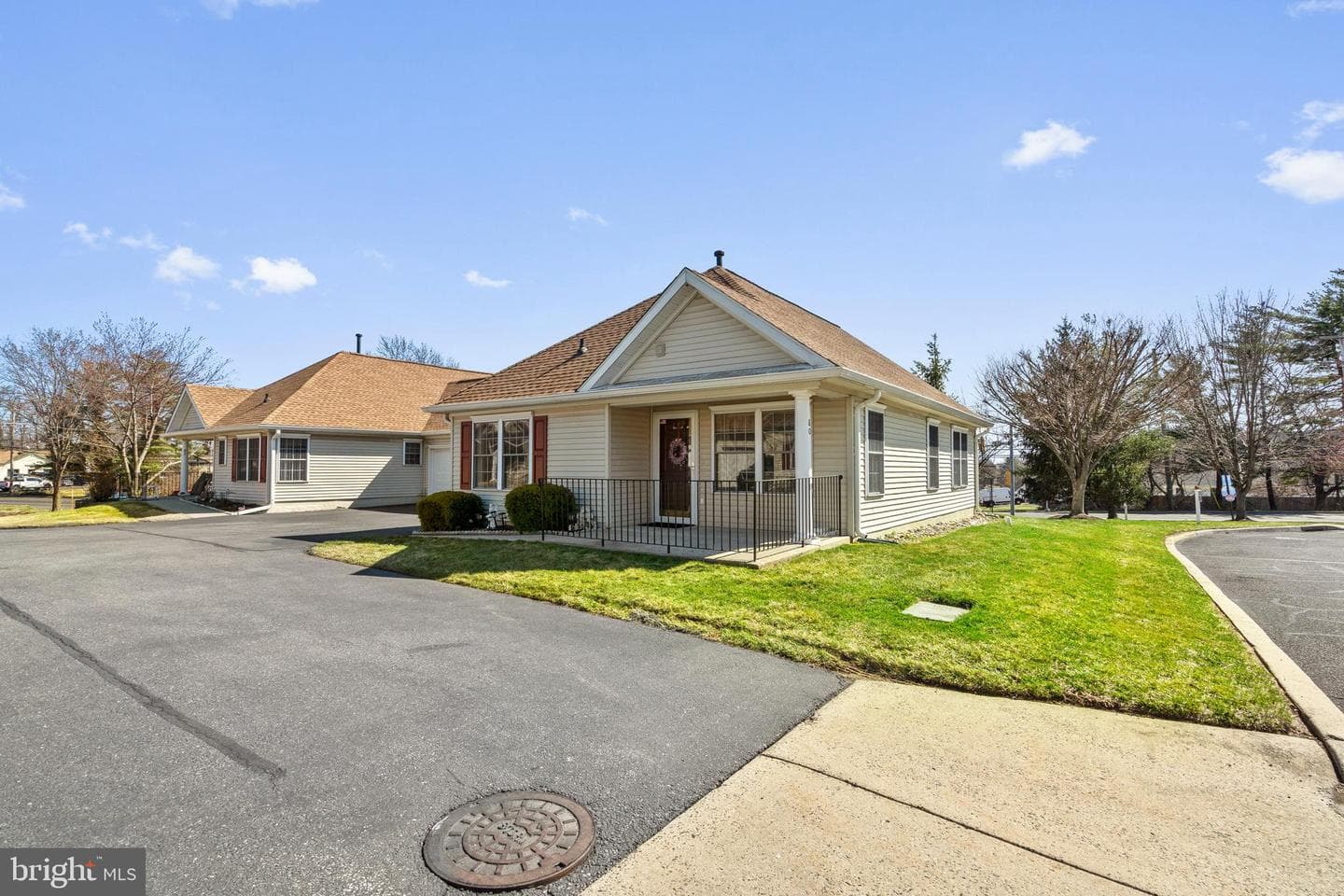80 Avenrowe Court photo 3