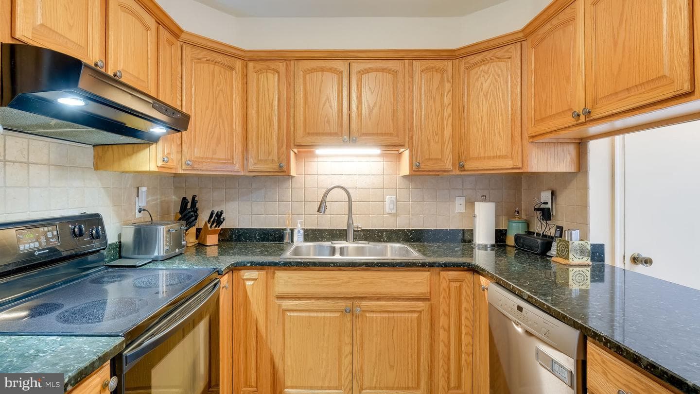 79 W Buttonwood Dr photo 15