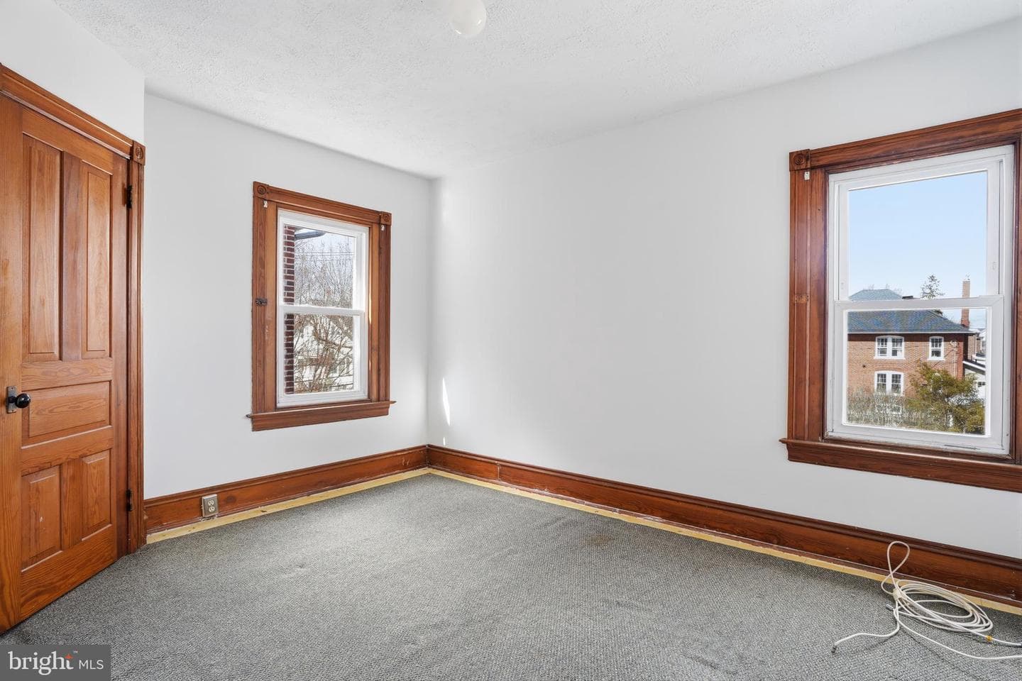 629 Juniper Street photo 22