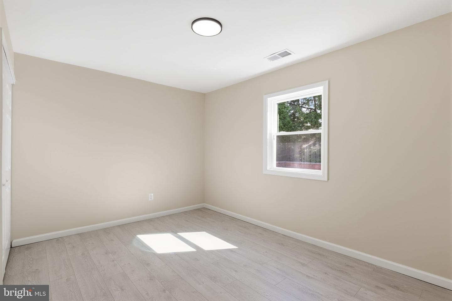 4421 Roselyn Lane photo 20