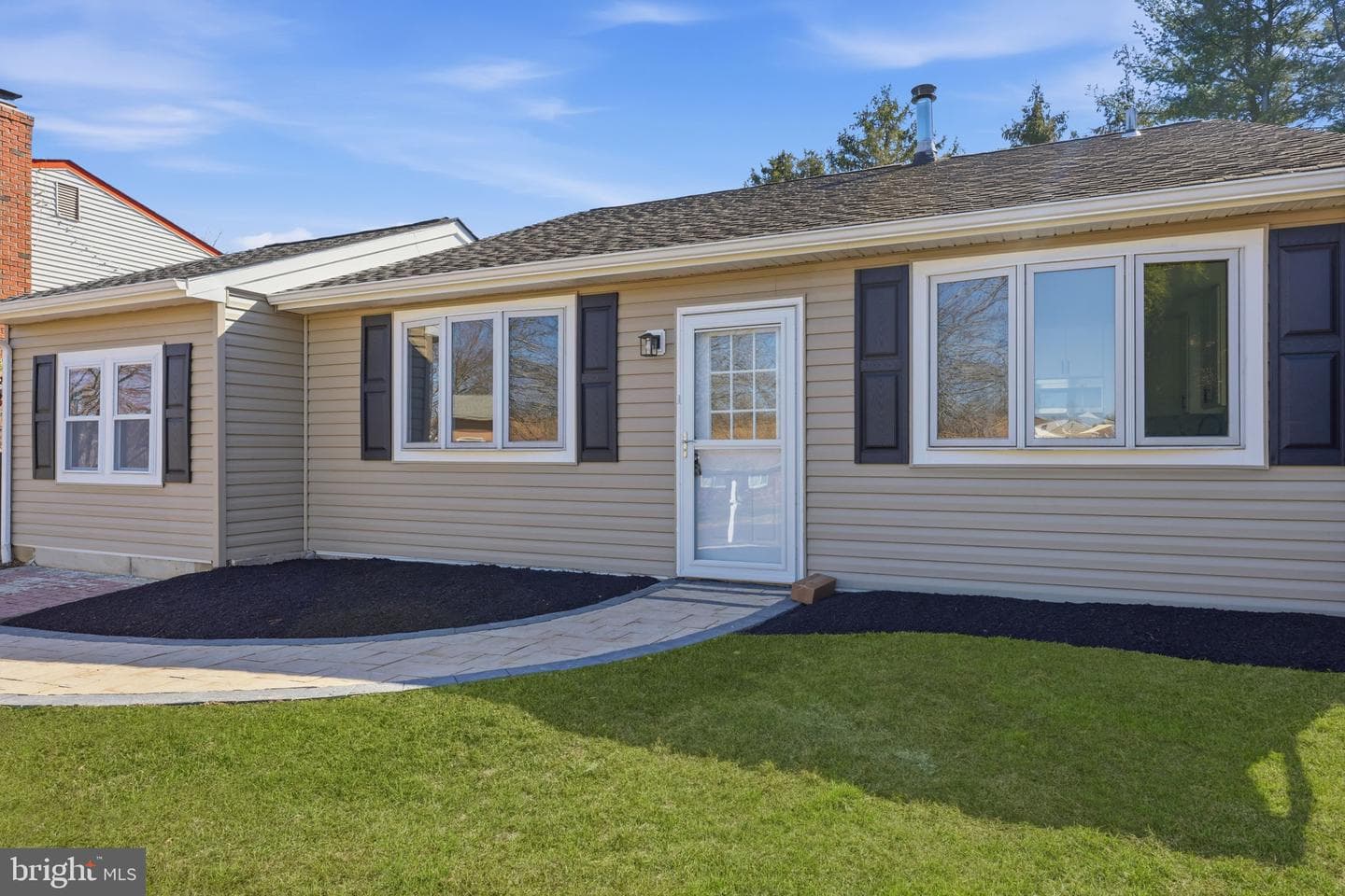 4421 Roselyn Lane photo 6