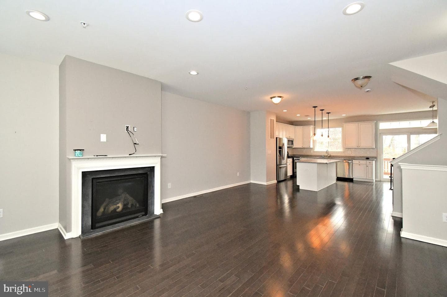1680 Hickory Lane photo 4