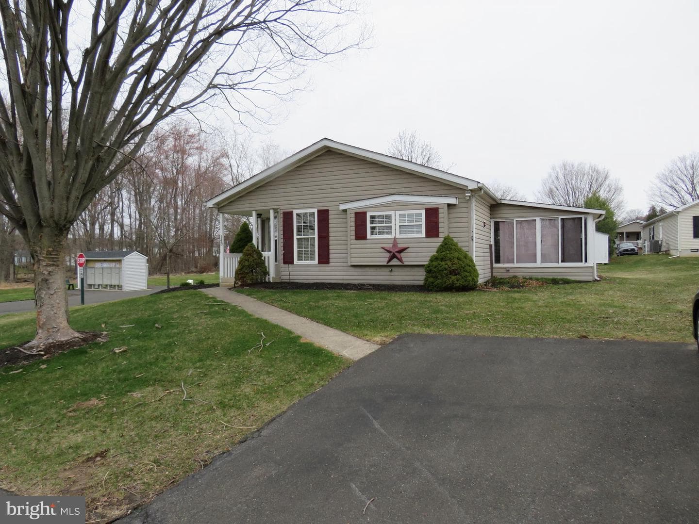 143 Raven Court photo 41