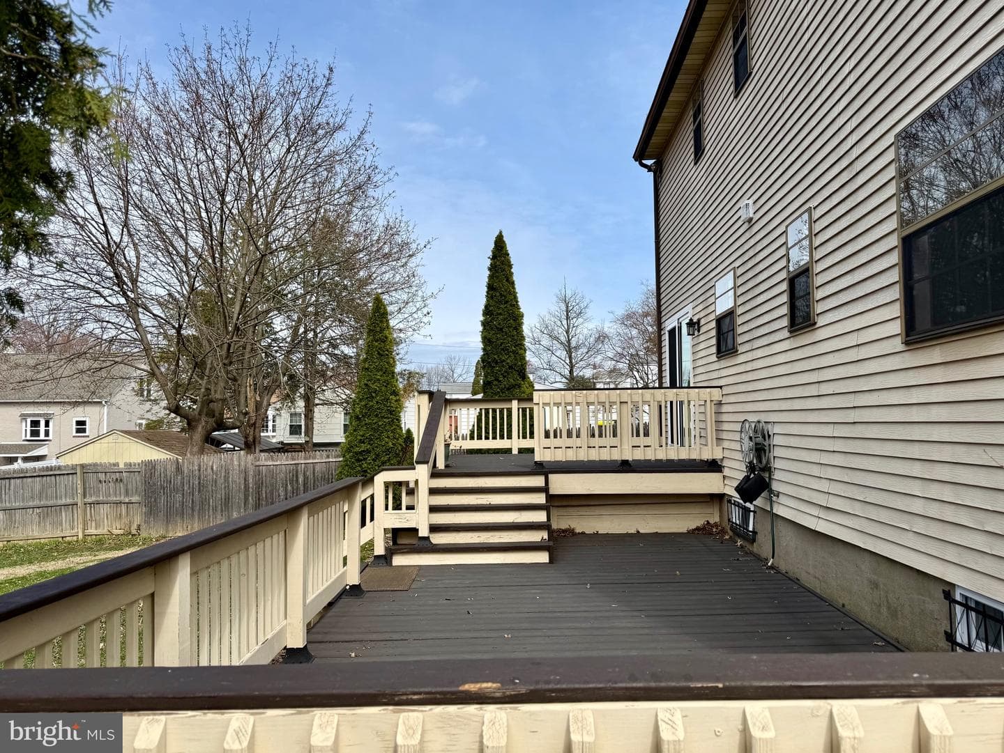 988 Baxter Avenue photo 32
