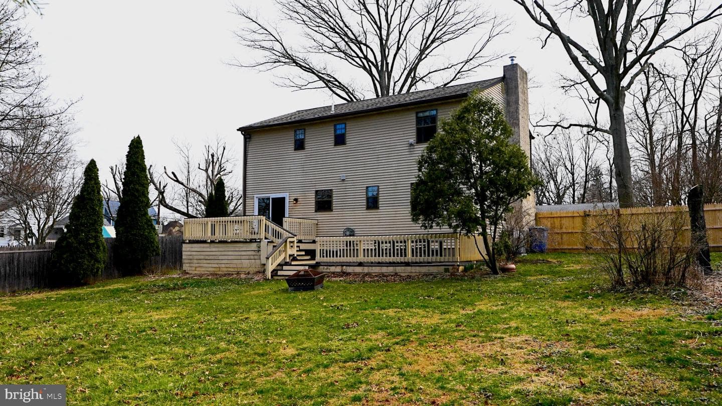 988 Baxter Avenue photo 40