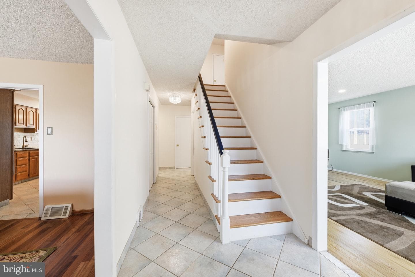 1087 Roberts Road photo 4