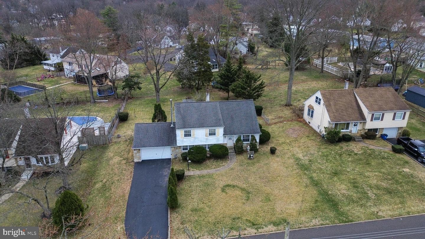 220 Hampshire Drive photo 21