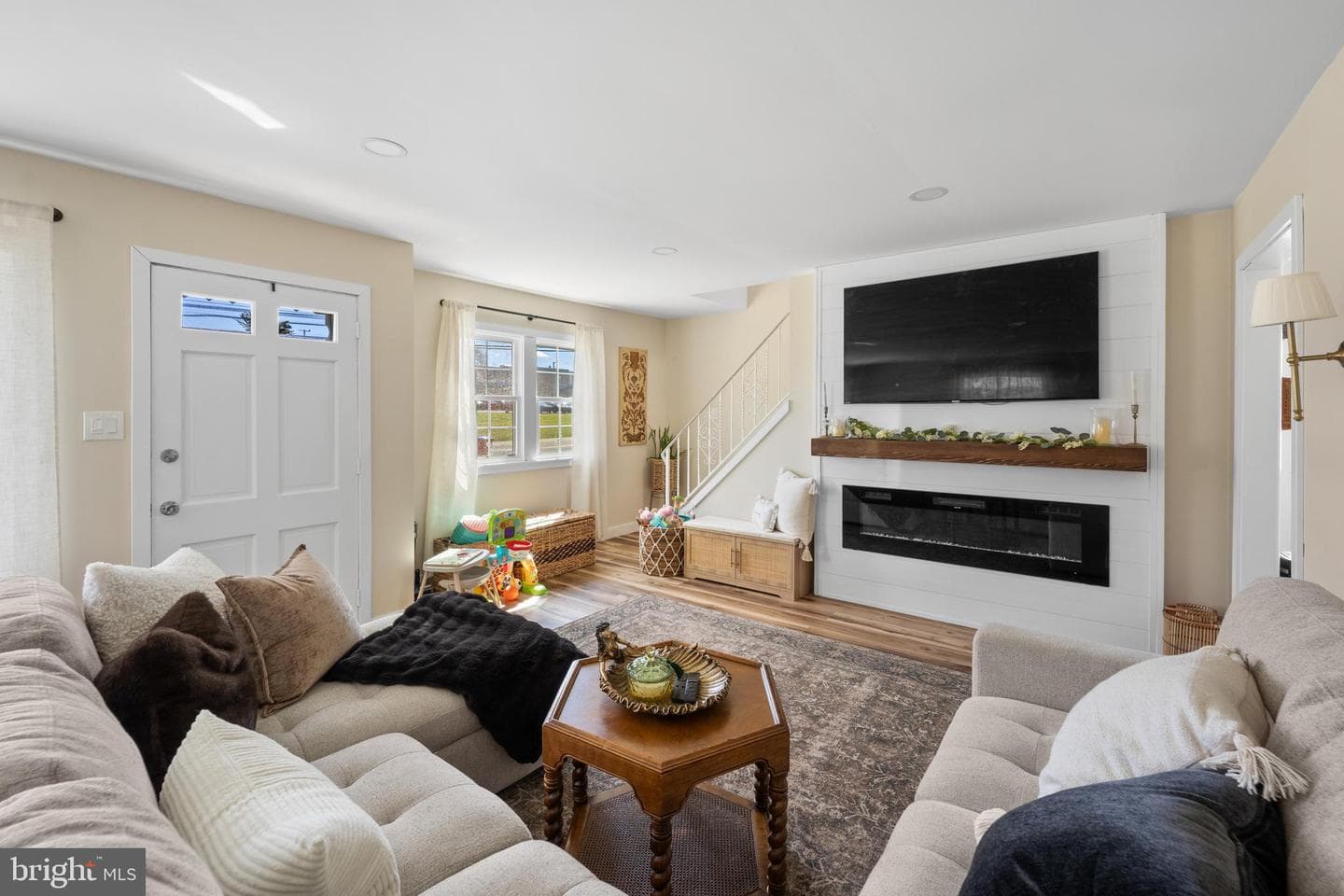 1012 Mearns Road photo 5