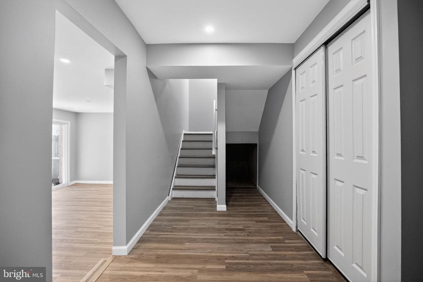 9 E Ridge Mews photo 24