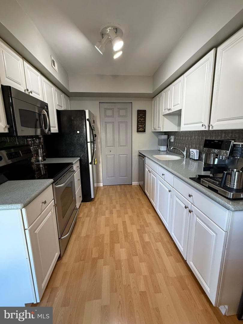 111 Reliance Circle photo 4