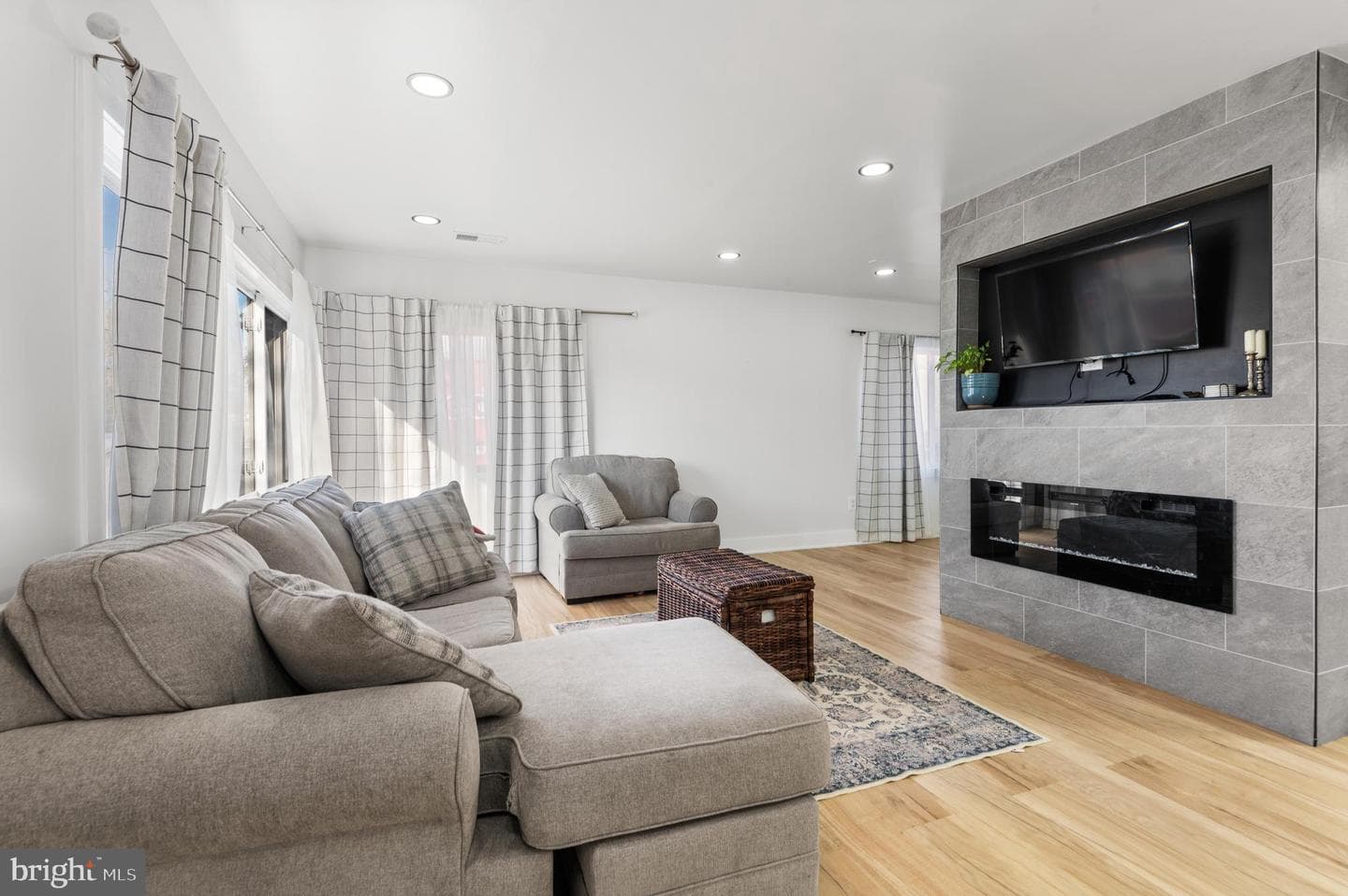 549 Austin Drive photo 4