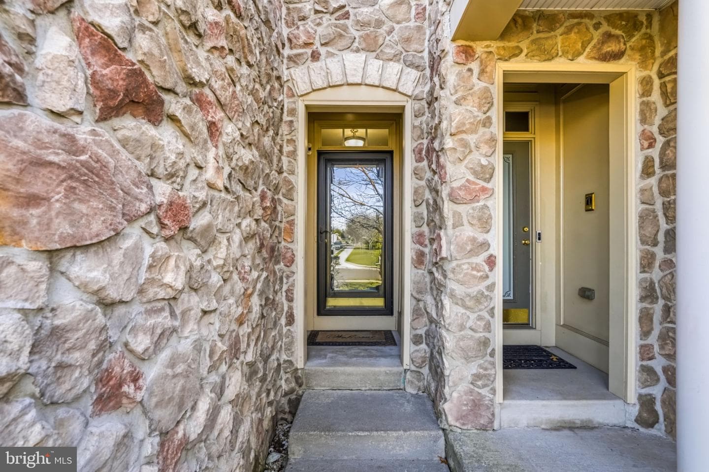331 Village Way photo 3