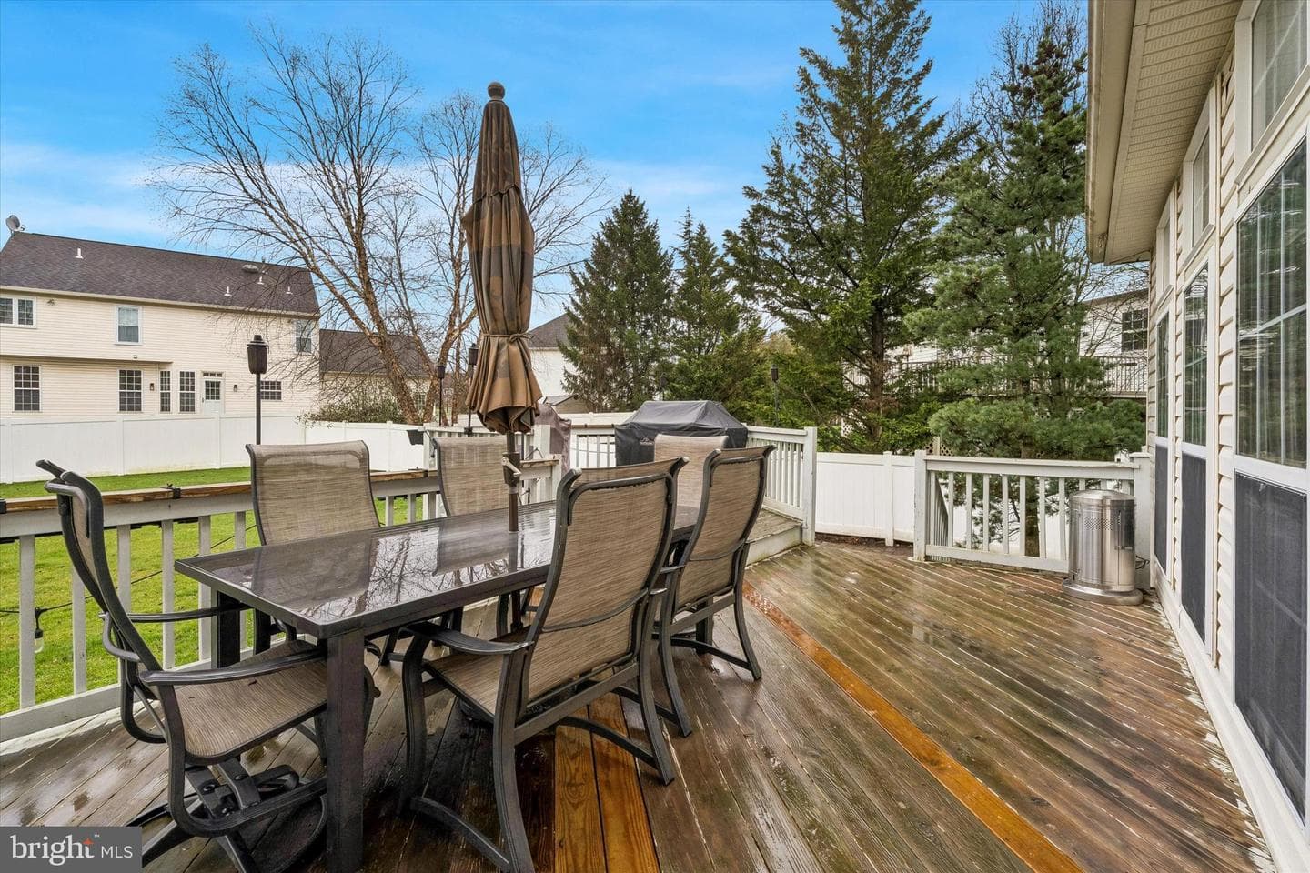 602 Bellflower Boulevard photo 32