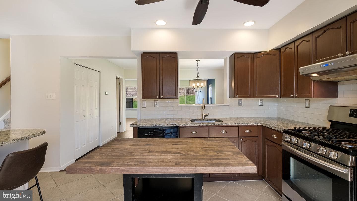 4570 Louise Saint Claire Dr photo 9