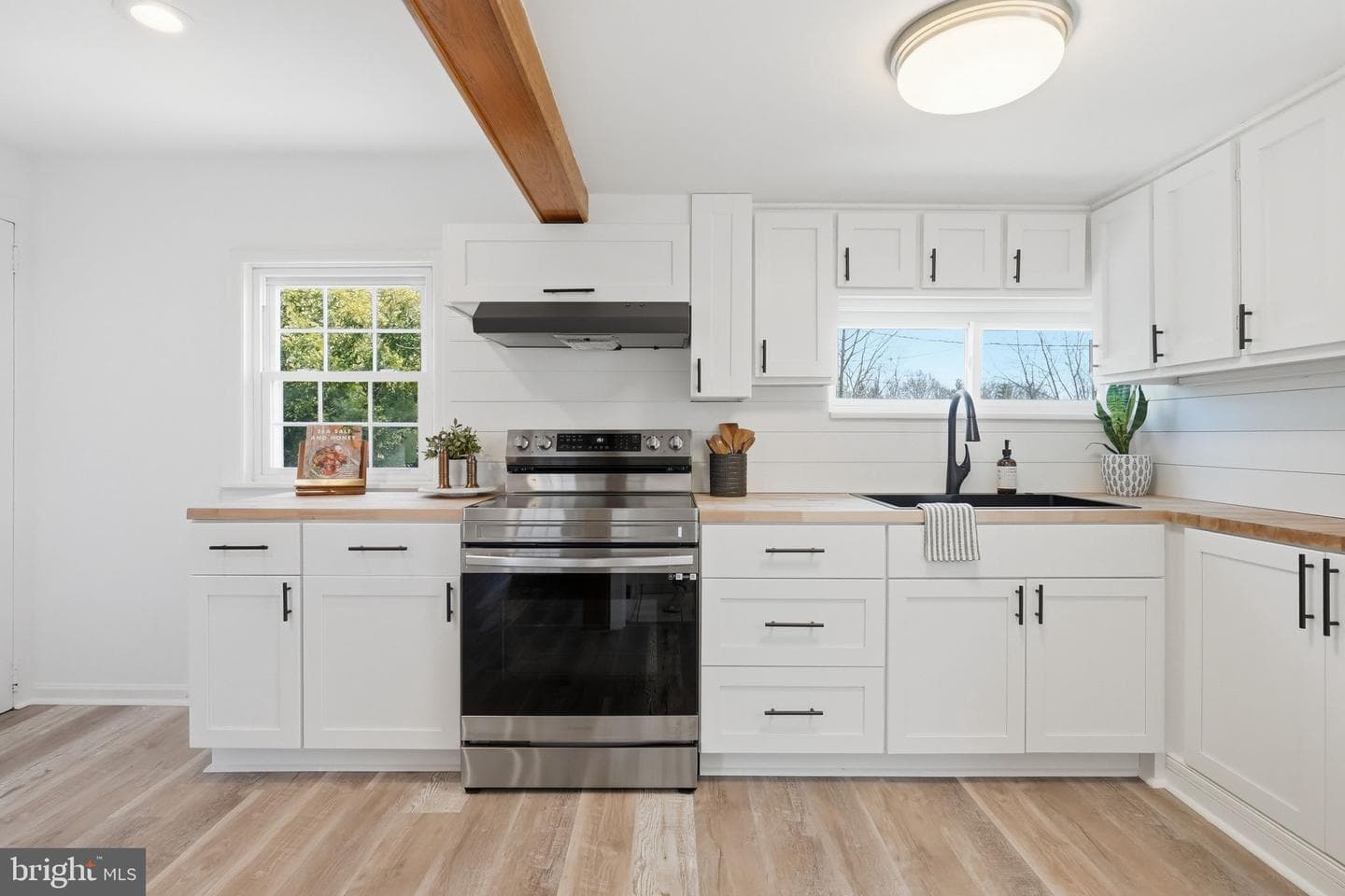 292 Walter Road photo 16