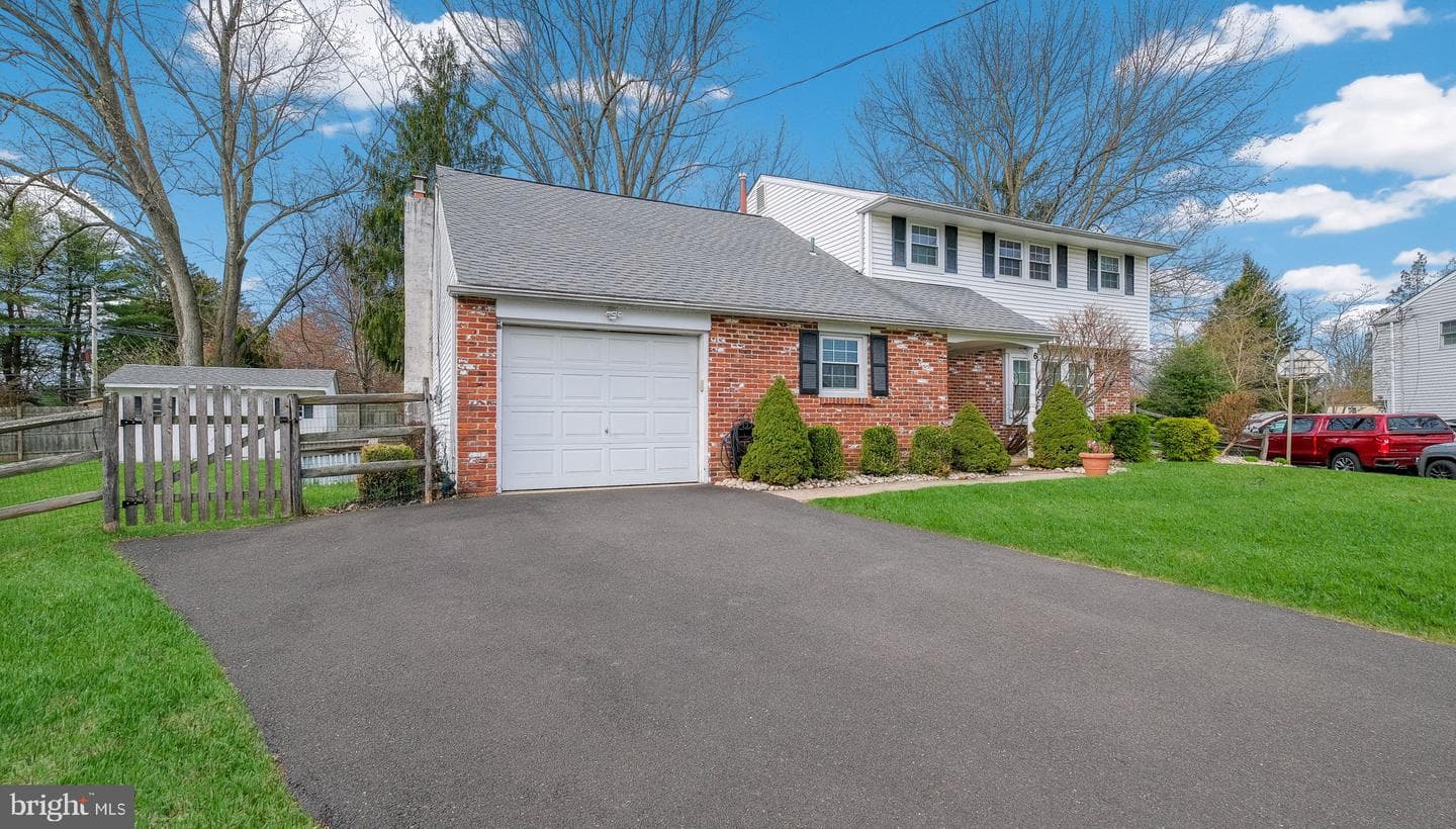 6 Hillcrest Circle photo 3