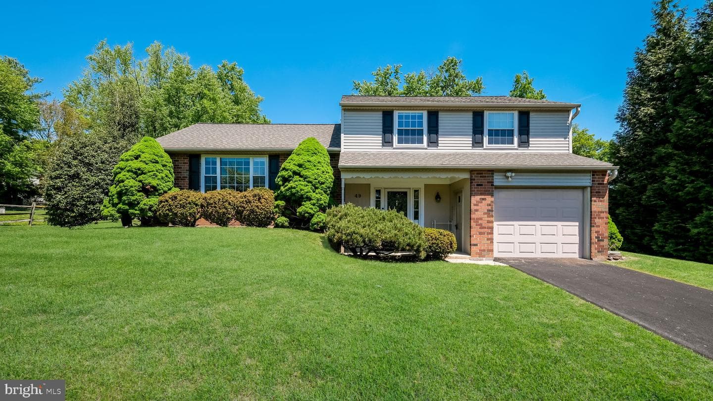 49 Surrey Drive photo 2