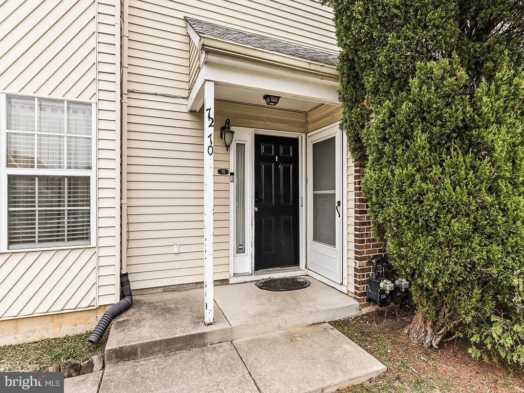 70 Sandybrook Drive photo 3